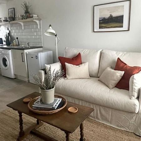 Nestled In Kendal Apartment ภายนอก รูปภาพ