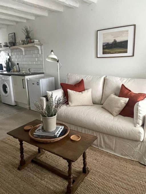 Nestled In Kendal Apartment ภายนอก รูปภาพ